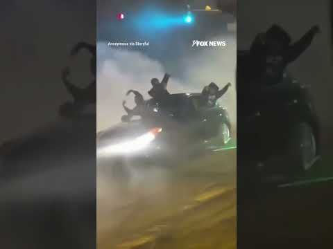 Read more about the article VIOLENT TAKEOVER: Packed street takeover leads to shooting in Los Angeles #shorts #news #foxnews