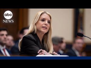 Read more about the article Trump fires Pam Bondi as attorney general