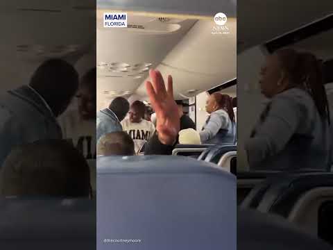 You are currently viewing Passenger kicked off flight for refusing to get off phone