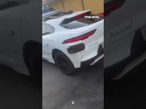 Read more about the article WAYMO WHOOPS: Driverless Waymo vehicle entered the exit of a fast food drive-thru #shorts #usa #news