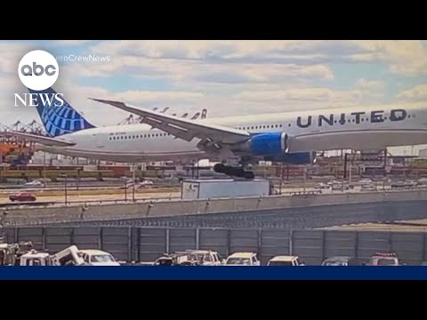 Read more about the article United plane hits bakery truck while landing at Newark Airport