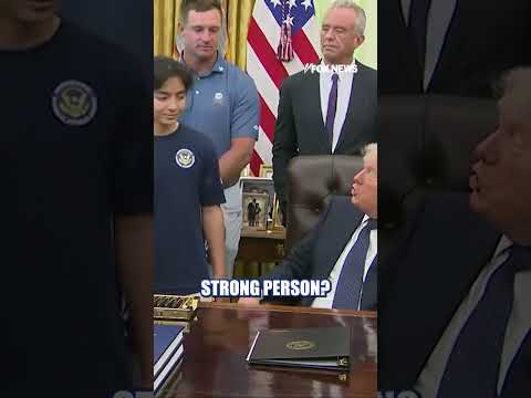 Read more about the article WATCH: Trump hears from young athletes about their favorite sports #trump #shorts #sports