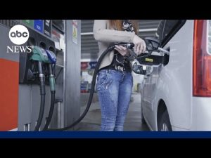 Read more about the article Federal gas tax suspension: Would it actually lower prices at the pump?