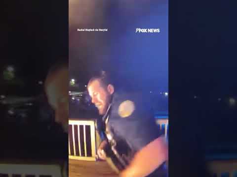 Read more about the article SEE IT: Hero cop kicks down door of burning building to rescue a family #shorts