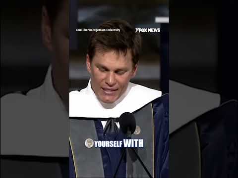 Read more about the article GRAD JABS: Brady cracks Belichick joke at commencement