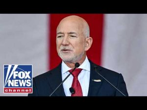Read more about the article Jeff Bezos issues BOLD stance on income taxes