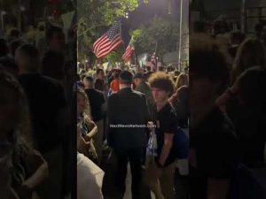 Read more about the article New Yorkers Shocked Mamdani With This Chant