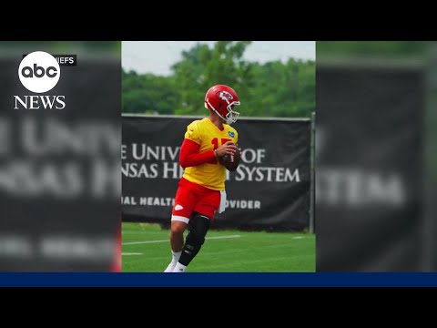 Read more about the article Mahomes returns to practice after offseason knee surgery