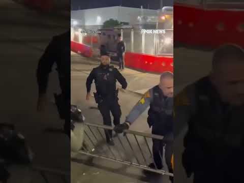 Read more about the article Police HOLD OFF anti-ICE agitators in New Jersey #foxnews #news #shorts #police #protest