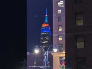 Read more about the article Fans flood NYC streets after Knicks Game 1 win