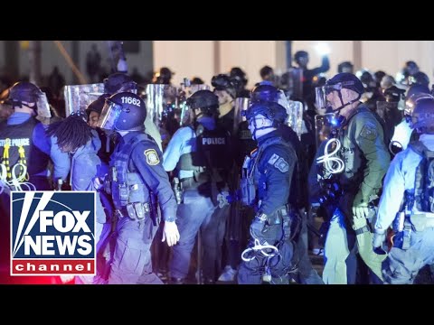 Read more about the article DEVELOPING: At least 20 anti-ICE rioters ARRESTED at NJ facility