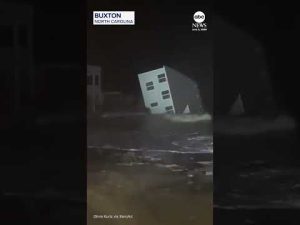 Read more about the article Another home collapses into ocean in North Carolina town