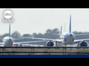 Read more about the article 25-year-old man arrested for sneaking on United flight: Authorities