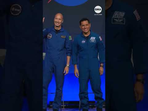 Read more about the article NASA unveils Artemis III crew