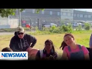 Read more about the article YouTuber Ms. Rachel indoctrinates children at ICE facility | The Right Squad