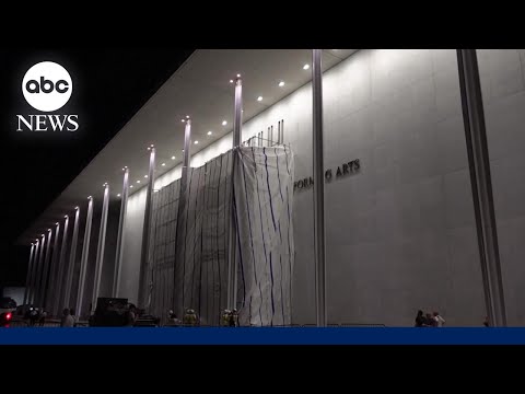 Read more about the article Trump name removed from Kennedy Center