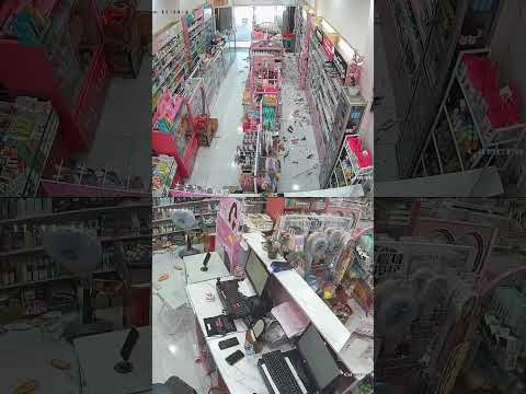 You are currently viewing Customers flee store as earthquake strikes in Indonesia