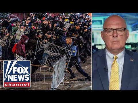 Read more about the article Retired FBI agent EXPOSES ‘well-funded’ anti-ICE riots in New Jersey