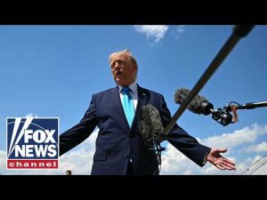 Read more about the article Trump signs Iran deal, defends against criticism of new memorandum