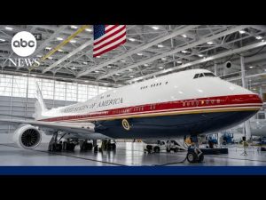 Read more about the article Trump unveils Qatari-donated 747 that will serve as Air Force One
