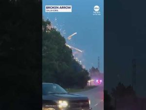 Read more about the article Fire at Oklahoma fireworks stand sends sparks flying
