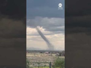 Read more about the article Landspout spotted swirling in Wyoming