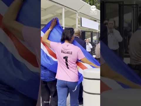 Read more about the article Vozinha’s mother arrives at World Cup match draped in Cape Verde flag