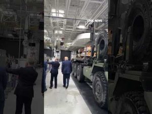 Read more about the article WATCH: President Trump takes a close look at a lineup of Mack Trucks #shorts #trump