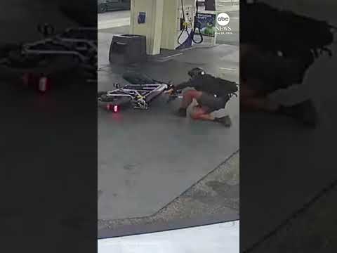 Read more about the article Culver City man steals car, intentionally rams pedestrians, police say
