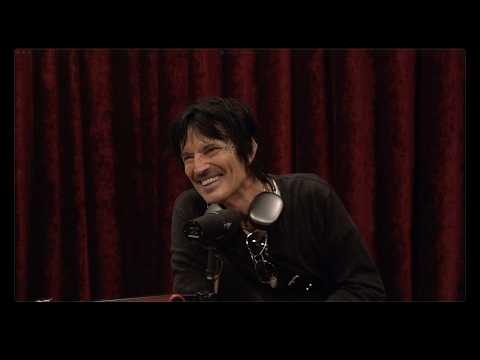 Read more about the article Joe Rogan Experience #2520 – Tommy Lee