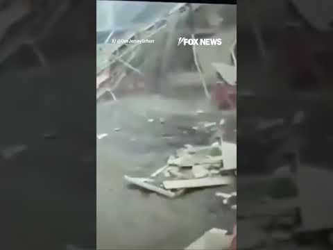 Read more about the article Roof COLLAPSES inside a New Jersey BJ’s Wholesale Club #shorts #foxnews #news #us