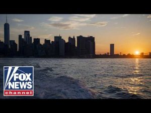 Read more about the article WATCH LIVE: NYC high-rise building feared to be on verge of collapse