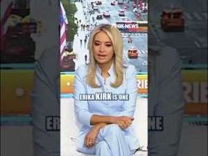 Read more about the article Erika Kirk comforts STRANGER at Robinson murder hearing #shorts #us #news #foxnews #ErikaKirk
