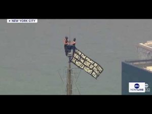 Read more about the article Two people climb Empire State Building