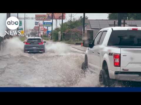 Read more about the article Torrential rains pound Texas overnight