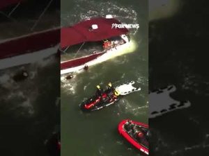 Read more about the article One dead, two missing after boat sinks near Alcatraz
