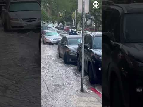 Read more about the article Main water break causes flooding in West Hollywood, California