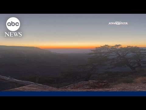 Read more about the article A quiet moment at the Grand Canyon with David Muir as the sun sets