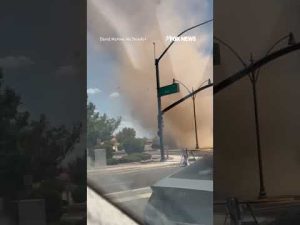 Read more about the article Dust devil barrels through Arizona intersection #shorts