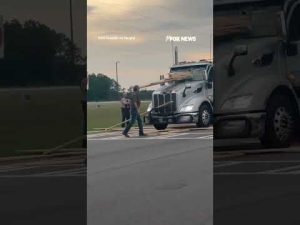 Read more about the article Truck driver LUCKY TO BE ALIVE after wood planks tear through windshield #shorts