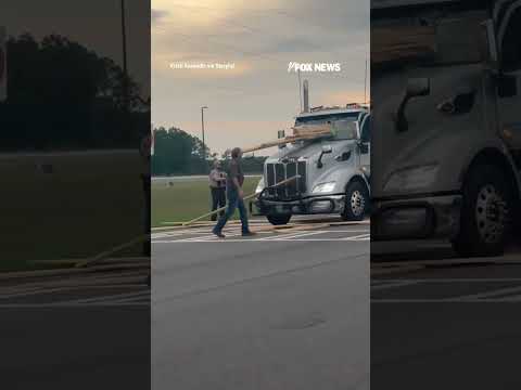 Read more about the article Truck driver LUCKY TO BE ALIVE after wood planks tear through windshield #shorts
