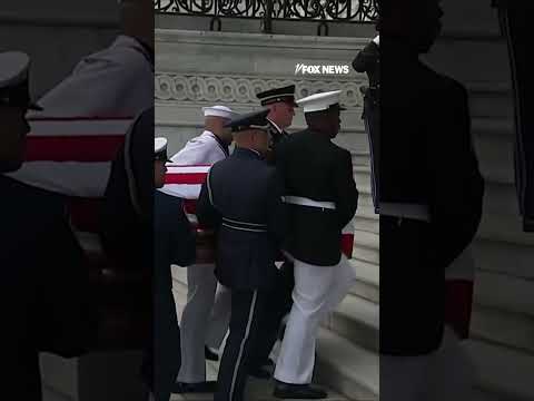 You are currently viewing Lindsey Graham’s motorcade arrives at Capitol Hill for ceremonial tribute #shorts #us #news #foxnews