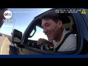Read more about the article Body camera video shows former NFL quarterback Tony Romo arrest