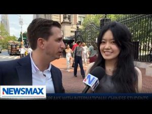 Read more about the article Chinese students in America sound off on Trump, AI and communism | Rob Schmitt Tonight