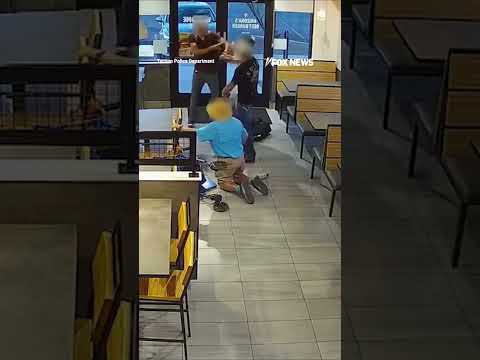 Read more about the article Good samaritans stop suspect after ATTACK on elderly man #shorts #us #news #crime