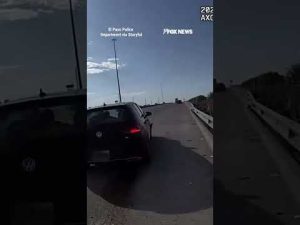Read more about the article Distracted driver nearly RUNS OVER police officer during traffic stop #shorts