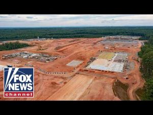 Read more about the article Data centers are THREATENING US farmland, Texas official warns