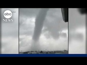 Read more about the article Major storm slams Northeast, snarling air travel