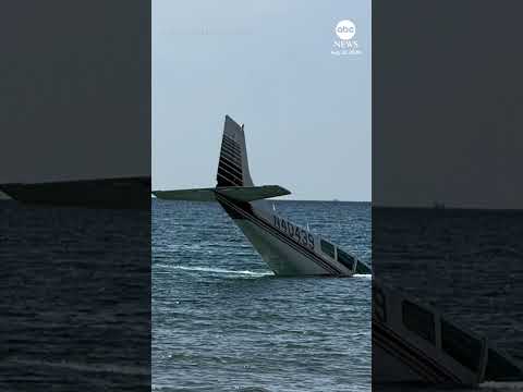 Read more about the article Small plane crashes into water off Florida beach