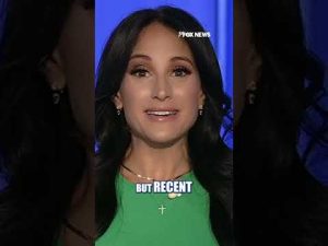 Read more about the article A bird crashes the set of ‘The Five.’ #shorts #fox #foxnews #breaking #media #us #usa